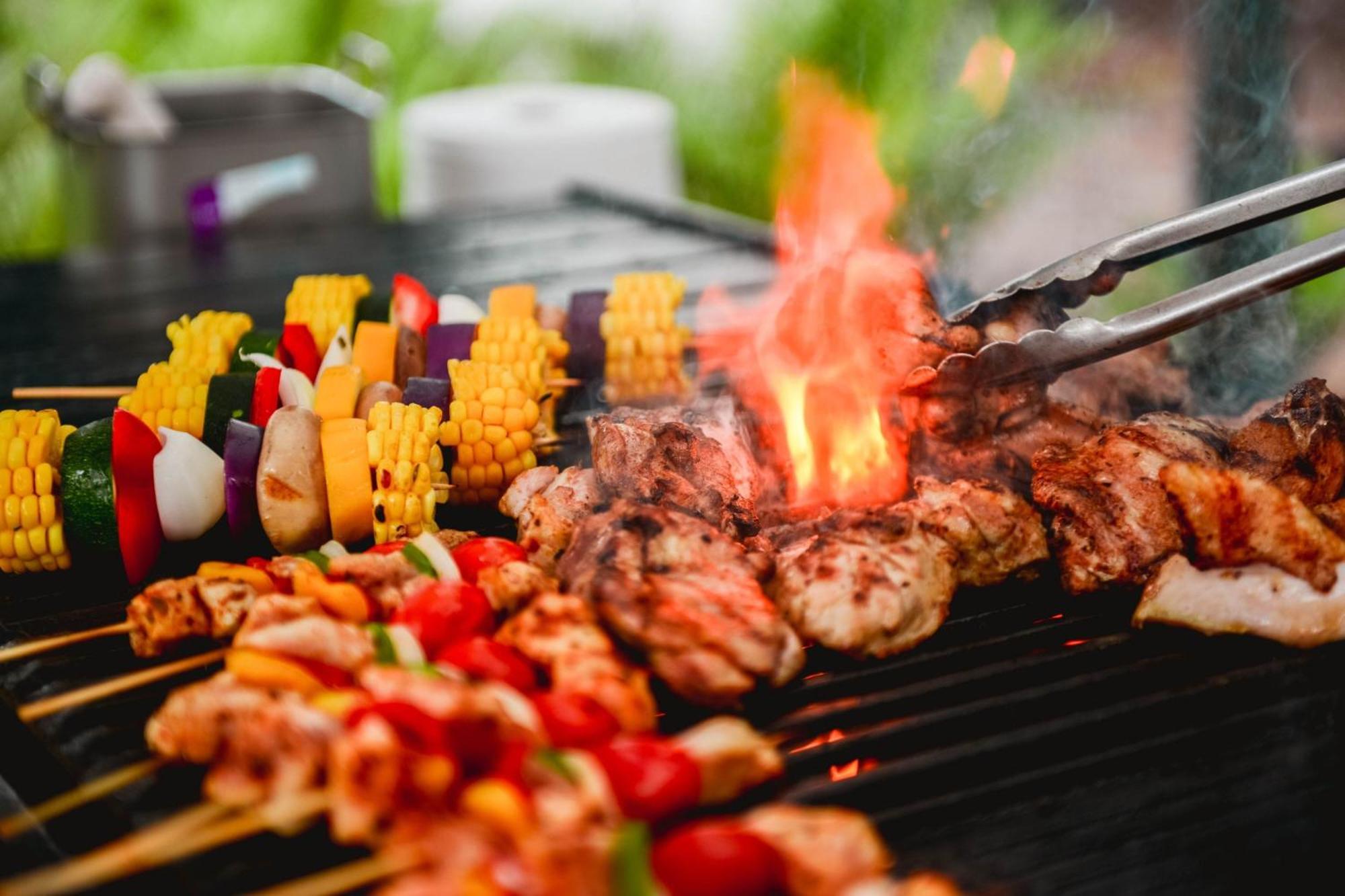 Hotel Stripes Kuala Lumpur, Autograph Collection Εξωτερικό φωτογραφία A barbecue