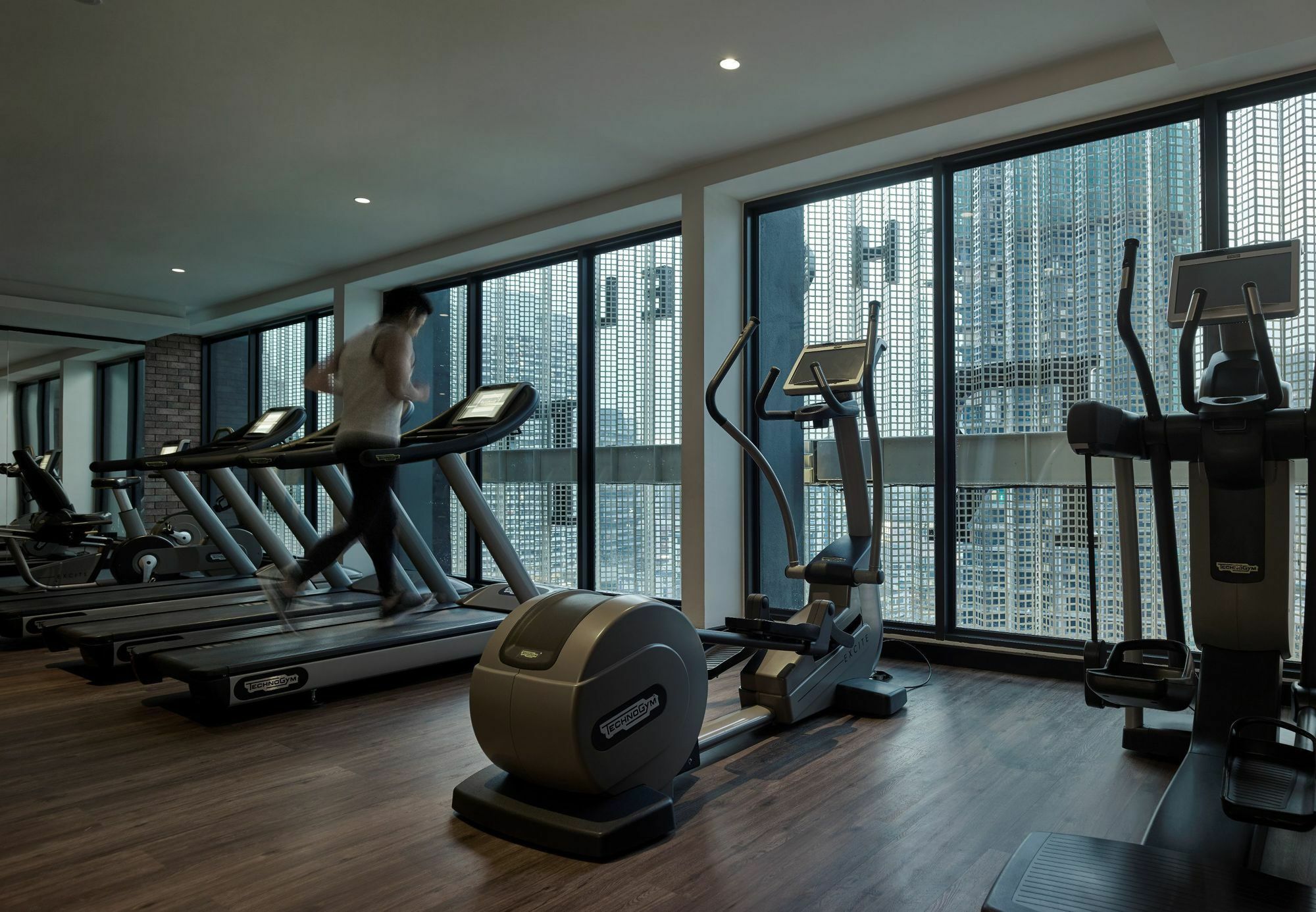 Hotel Stripes Kuala Lumpur, Autograph Collection Εξωτερικό φωτογραφία The gym at the hotel