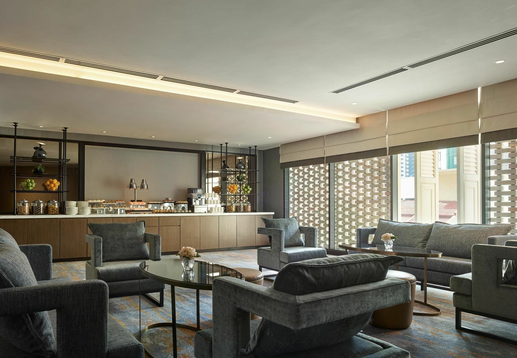 Hotel Stripes Kuala Lumpur, Autograph Collection Εξωτερικό φωτογραφία The Club lounge at London Heathrow Airport
